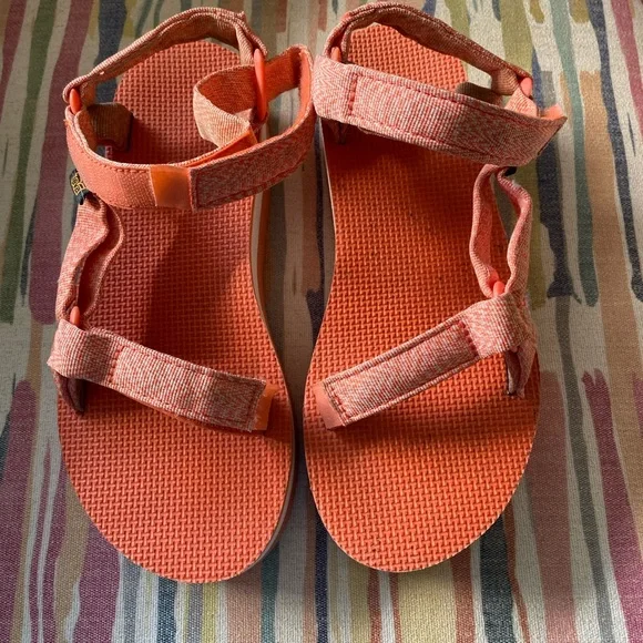 Teva Coral Platform Sandals - Picture 2 of 8